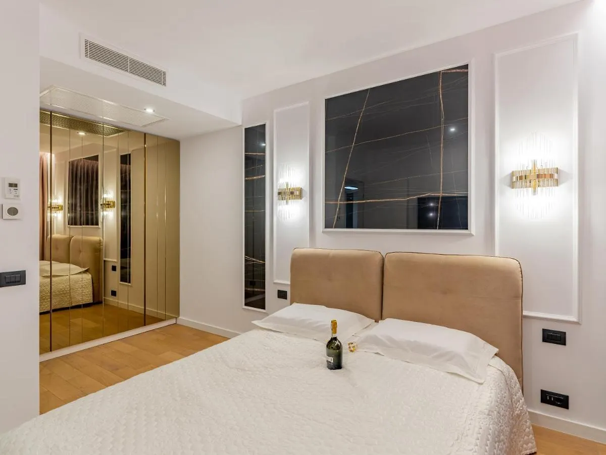 One Best Luxury Rental Herastrau Parc Apartment ブカレスト