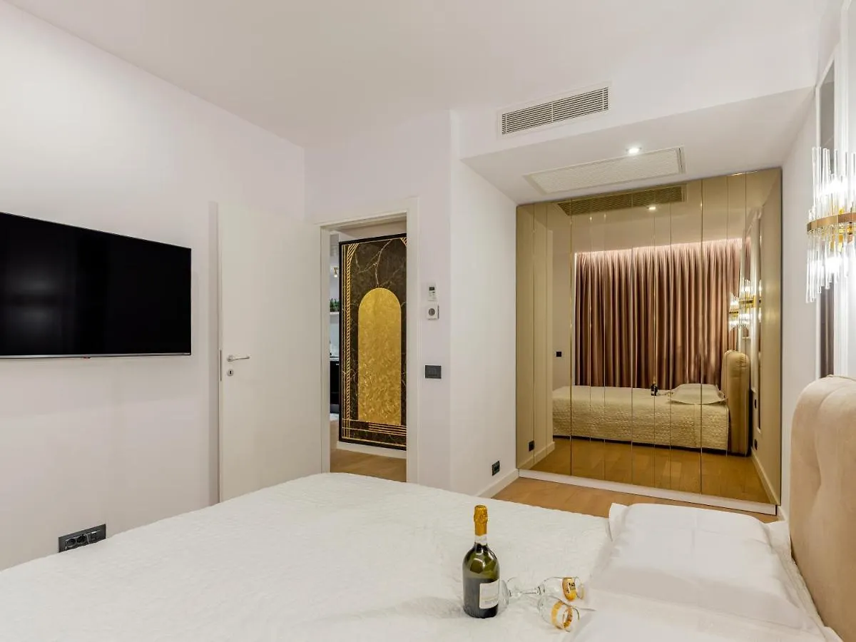 One Best Luxury Rental Herastrau Parc Apartment ブカレスト