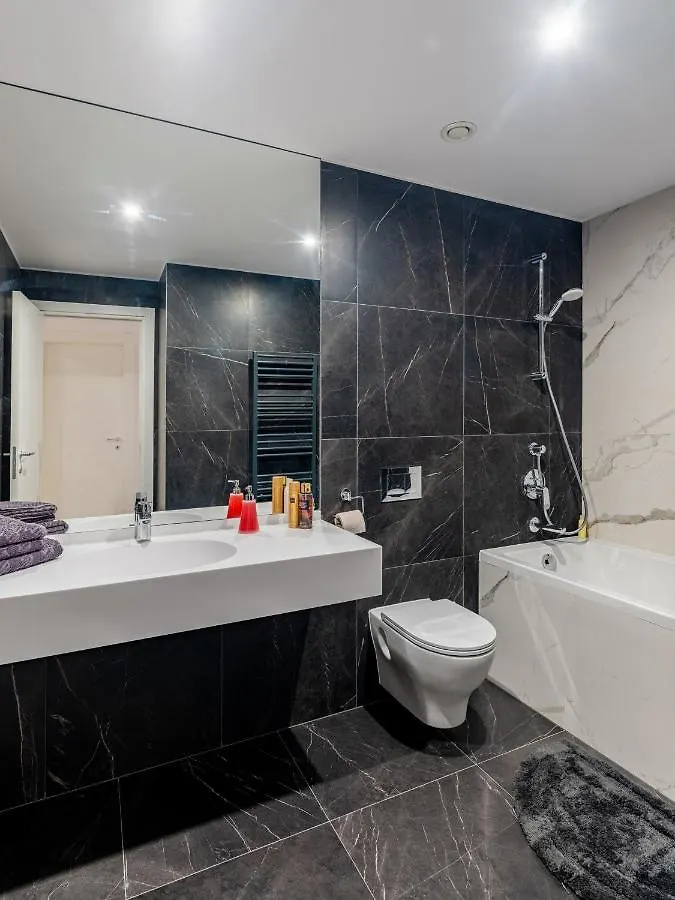One Best Luxury Rental Herastrau Parc Apartment ブカレスト